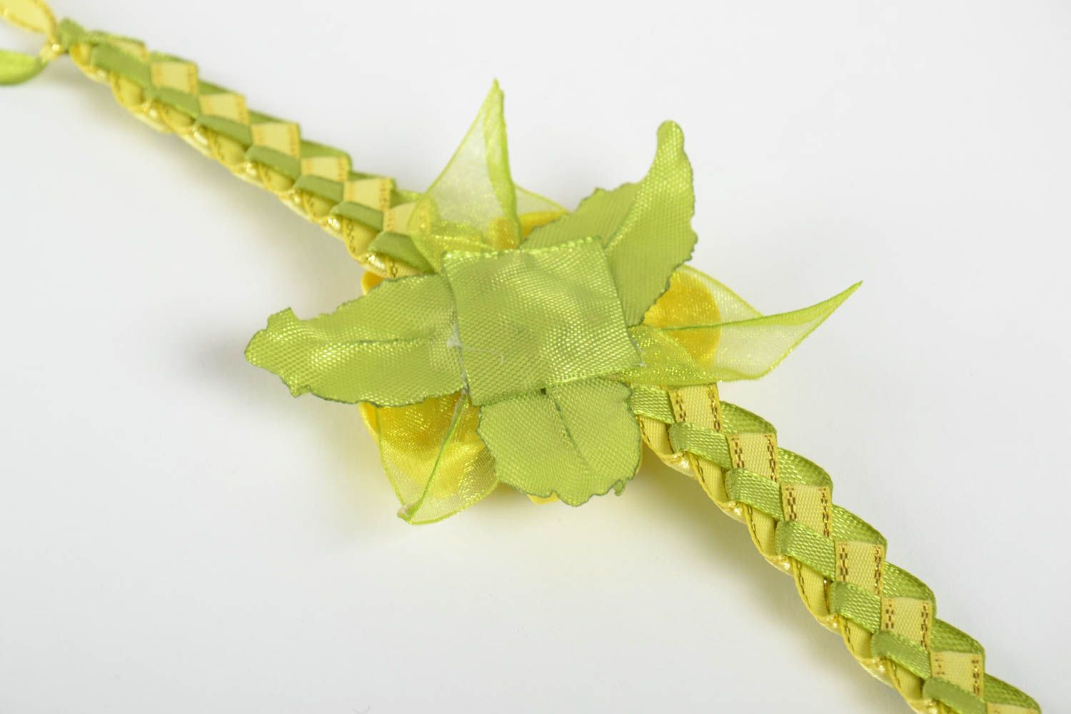 Pulsera artesanal de cintas color oliva accesorio para mujer regalo original foto 4