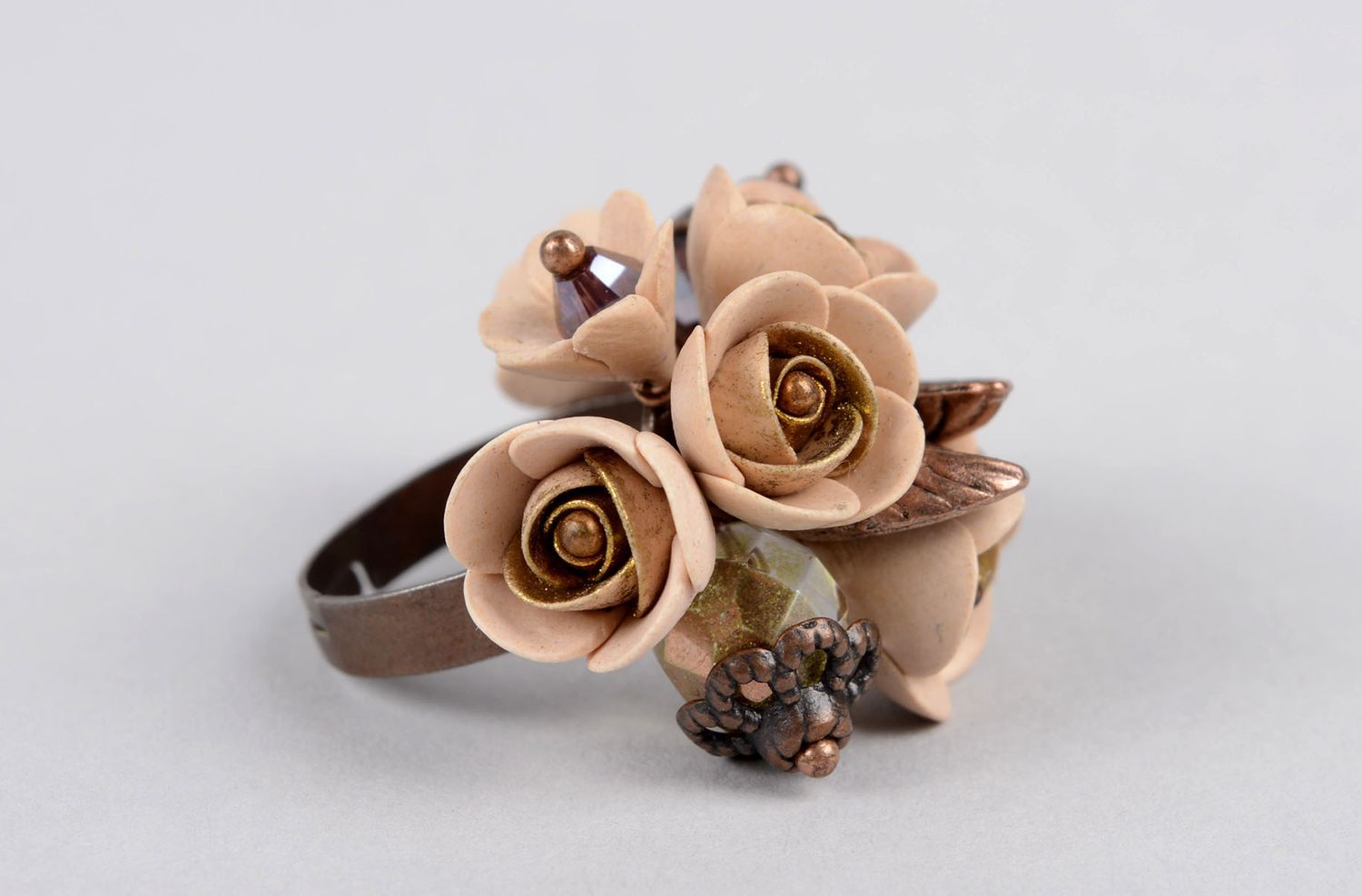 Handmade Polymer Schmuck Blumen Ring Accessoire für Frauen cremefarbene Blumen foto 1