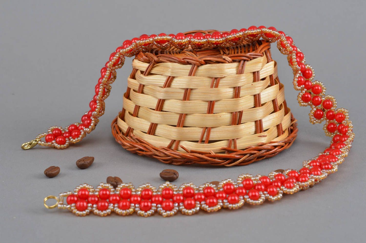Collier en perles de fantaisie et de rocaille rouge fait main pour femme photo 1