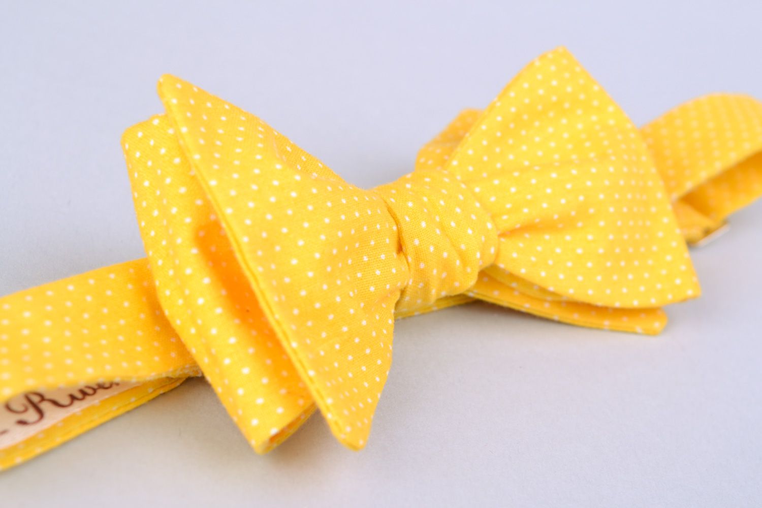 Noeud papillon en tissu de coton américain original fait main jaune à pois photo 5