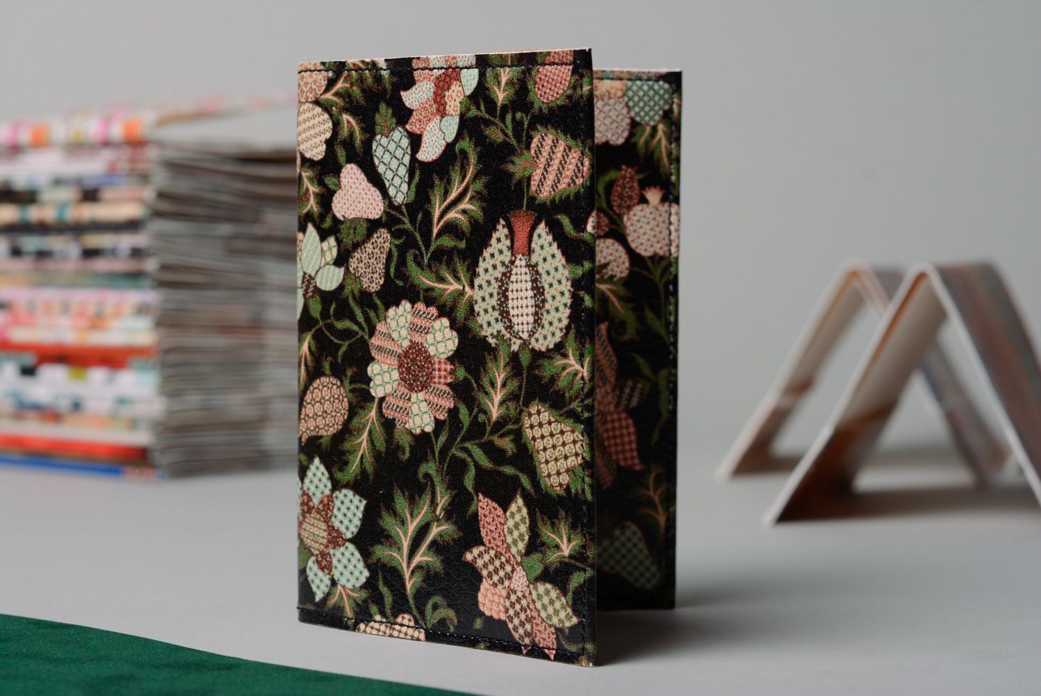 Protège-passeport en cuir original fait main avec joli imprimé à motif floral photo 1