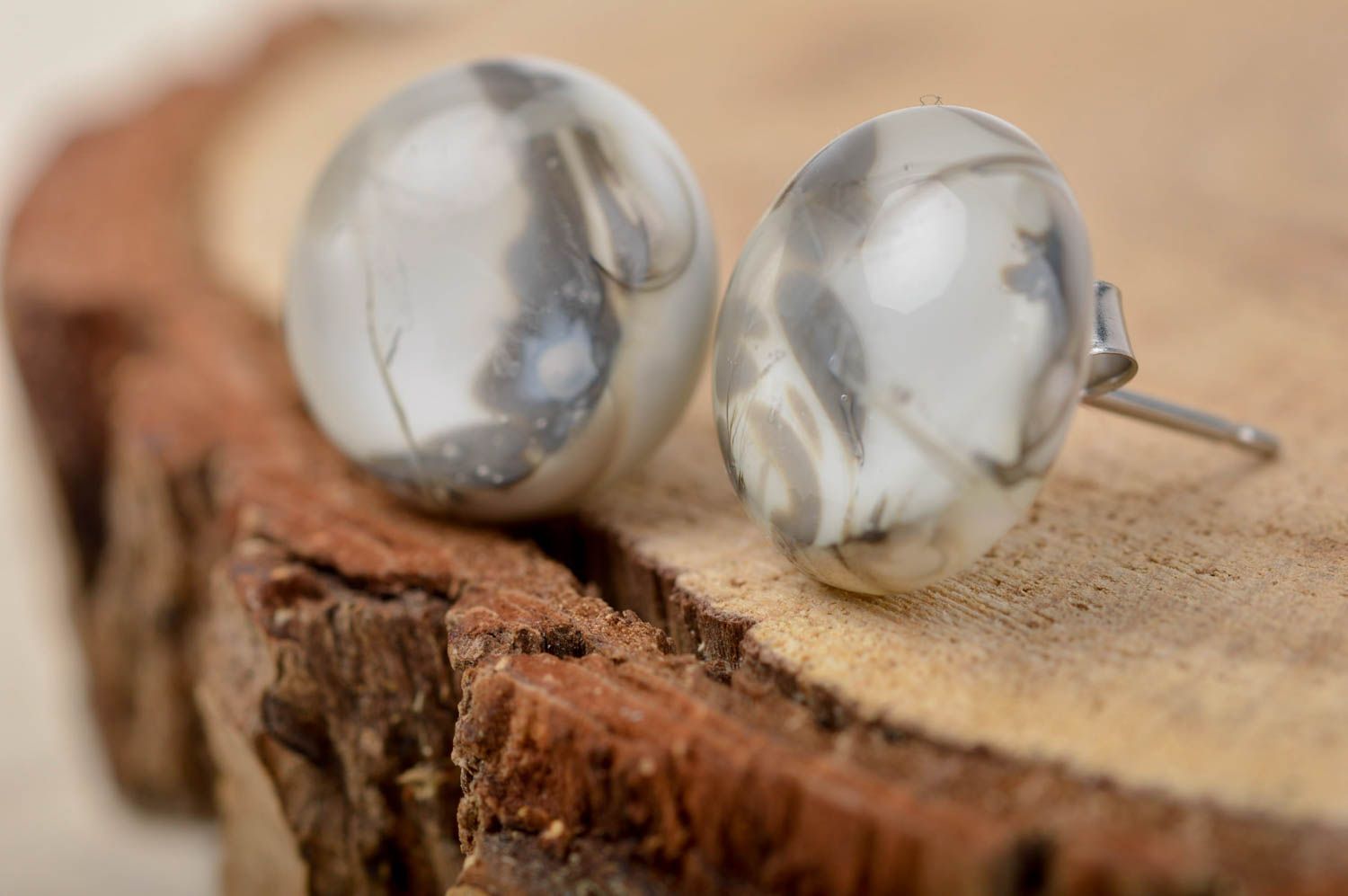 Handmade glass earrings stud earrings design handmade jewellery fashion trends photo 1