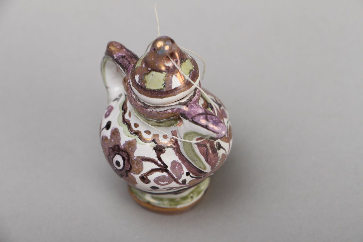 Крошечный глиняный чайник декоративный фото 2