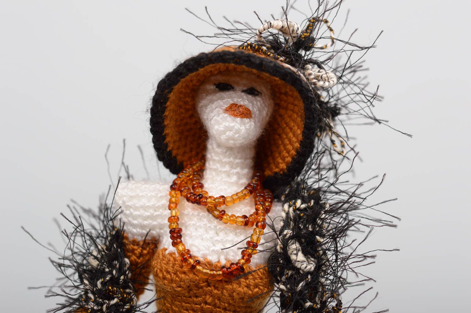 Poupée tricotée Jouet fait main au crochet Femme élégante Cadeau fille photo 4