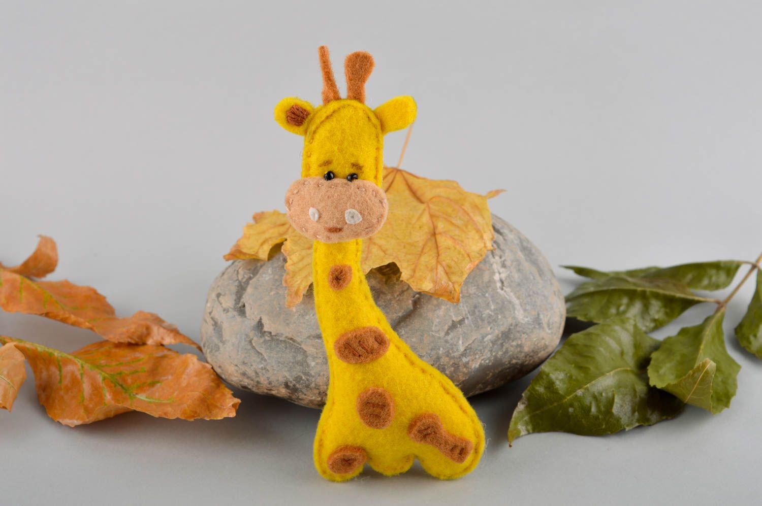 Handmade Filz Tier Giraffe Spielzeug Geschenk Idee aus Filzwolle gelb knuddelig foto 1
