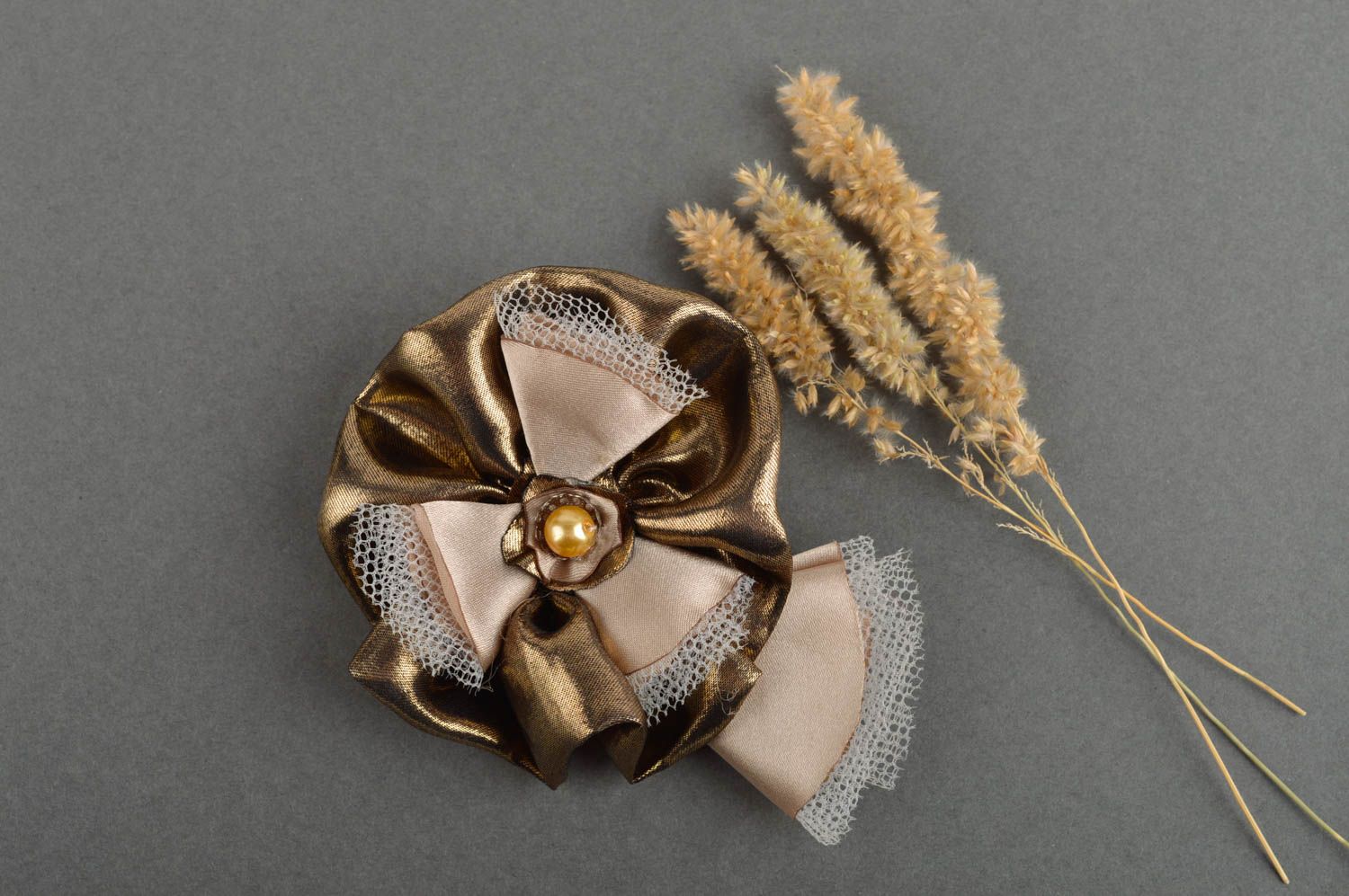 Broche fleur Bijou fait main Accessoire femme couleur bronze en tissus photo 1