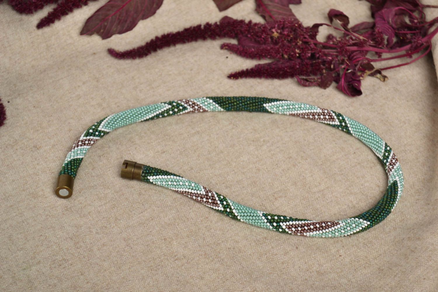 Collier spirale Bijou fait main perles de rocaille vert motif Cadeau femme photo 1