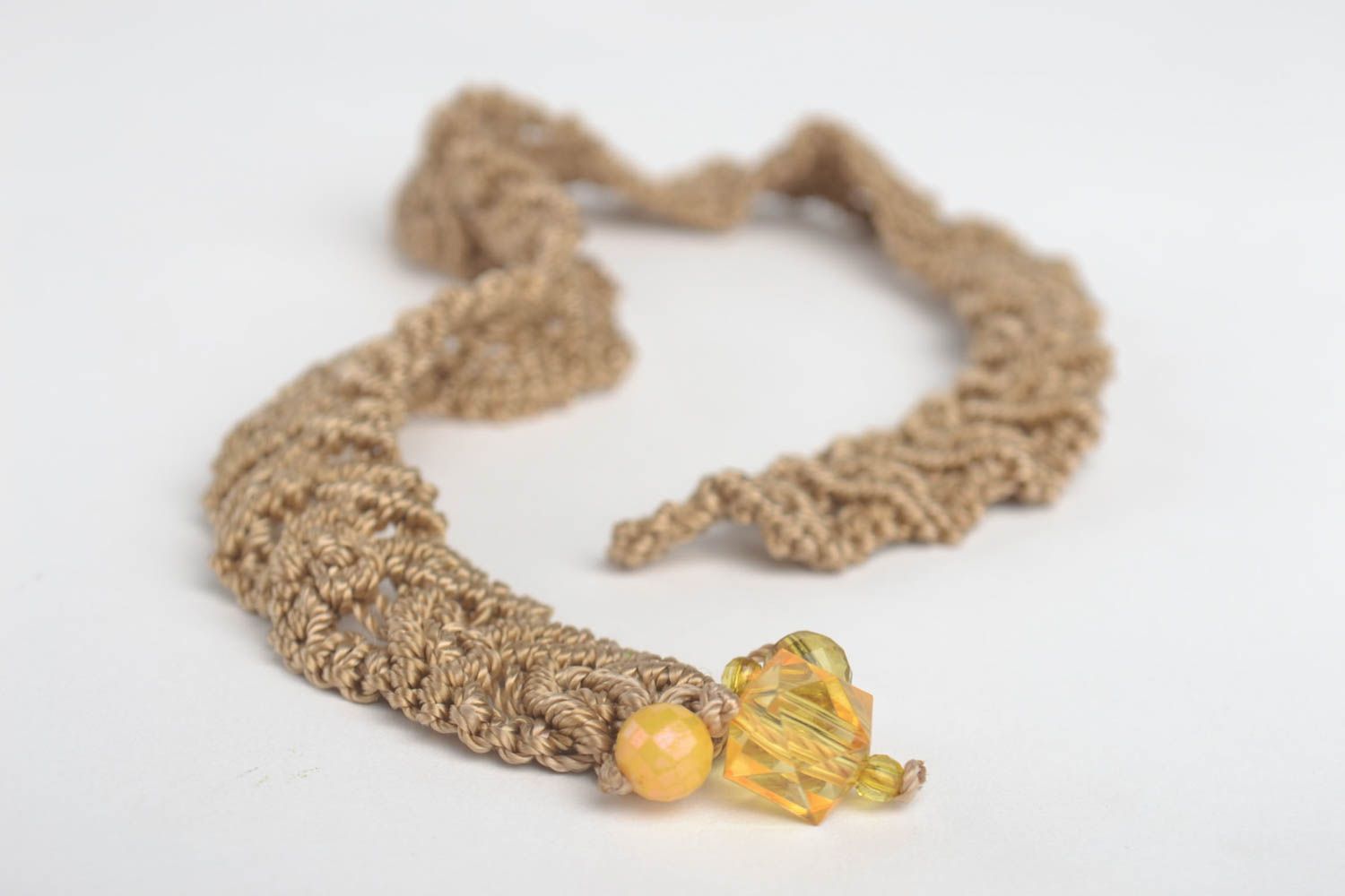Collier textile Bijou fait main au crochet macramé beige foncé Accessoire femme  photo 2