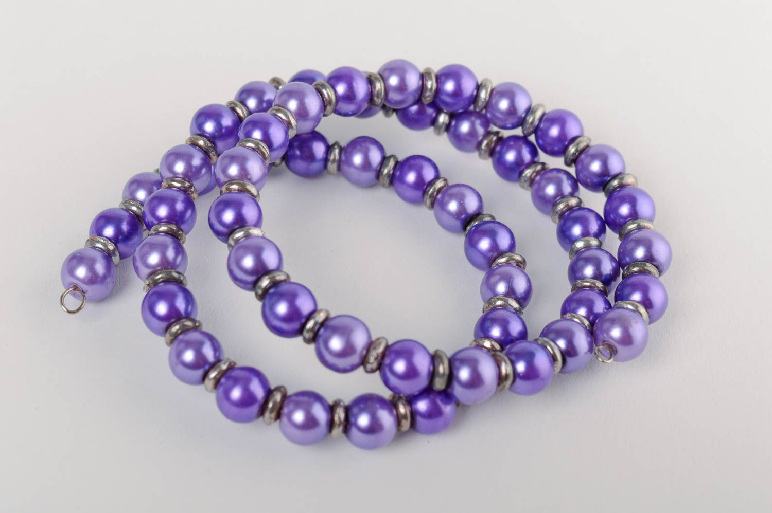 Bracelet fait main avec perles céramiques lilas à trois rangs de créateur photo 4