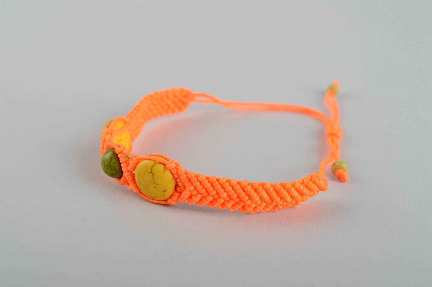 Bracelet orange Bijou fait main tressé en fils avec pierres Cadeau femme photo 3