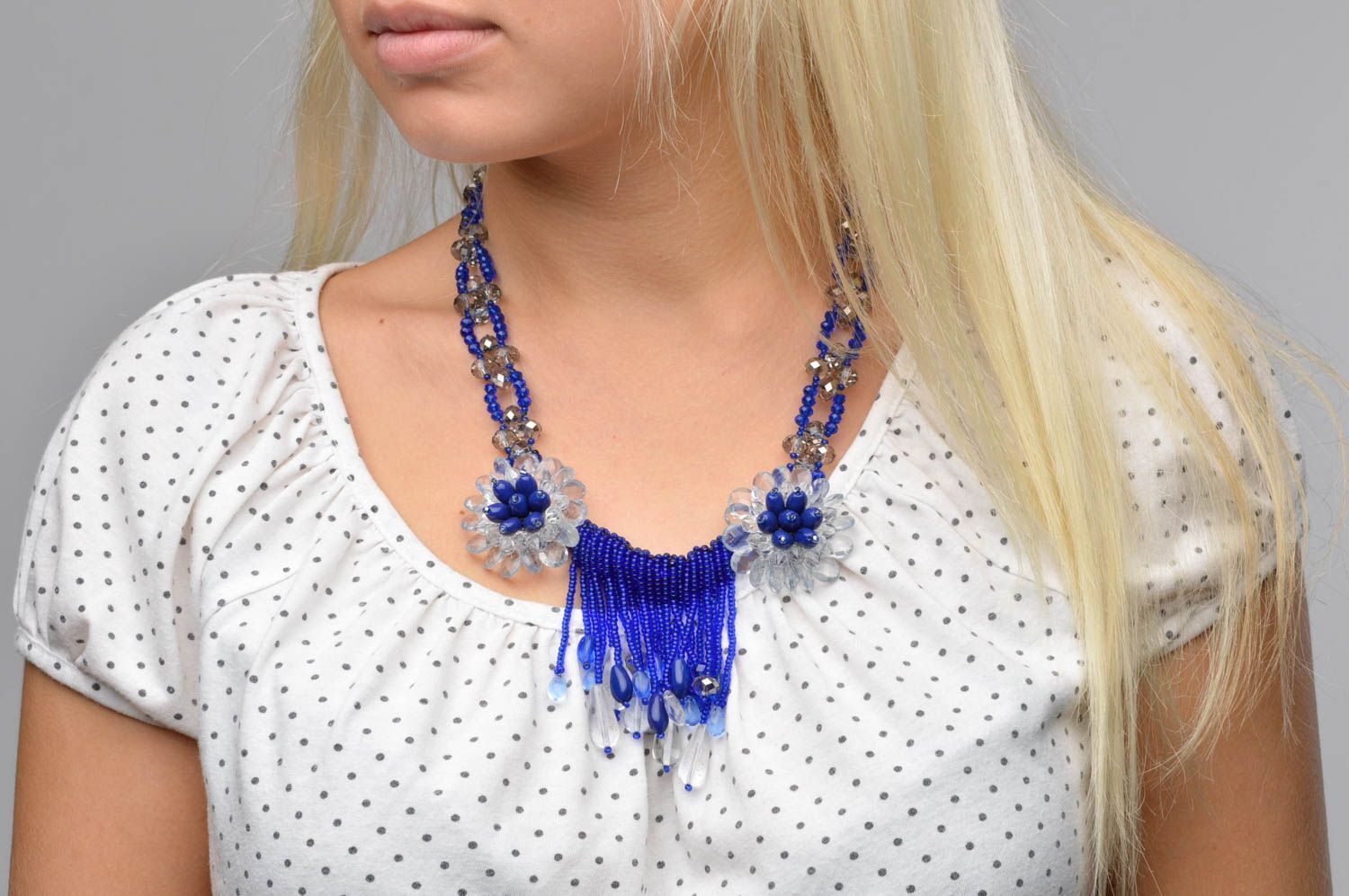 Collier en perles de rocaille Bijou fait main bleu design Accessoire femme photo 3