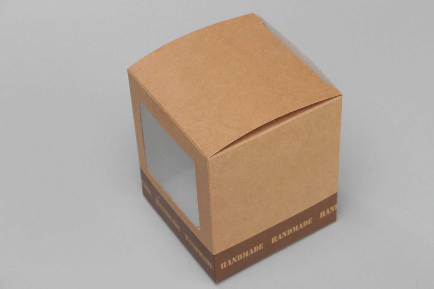 Petite boîte en carton brune cubique pour décoration de Noël faite main  photo 3