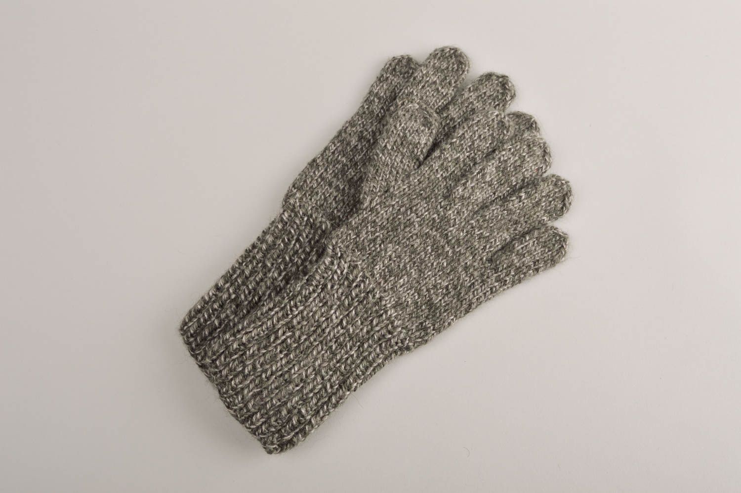 Перчатки ручной работы вязаные перчатки серые женские перчатки авторские фото 3