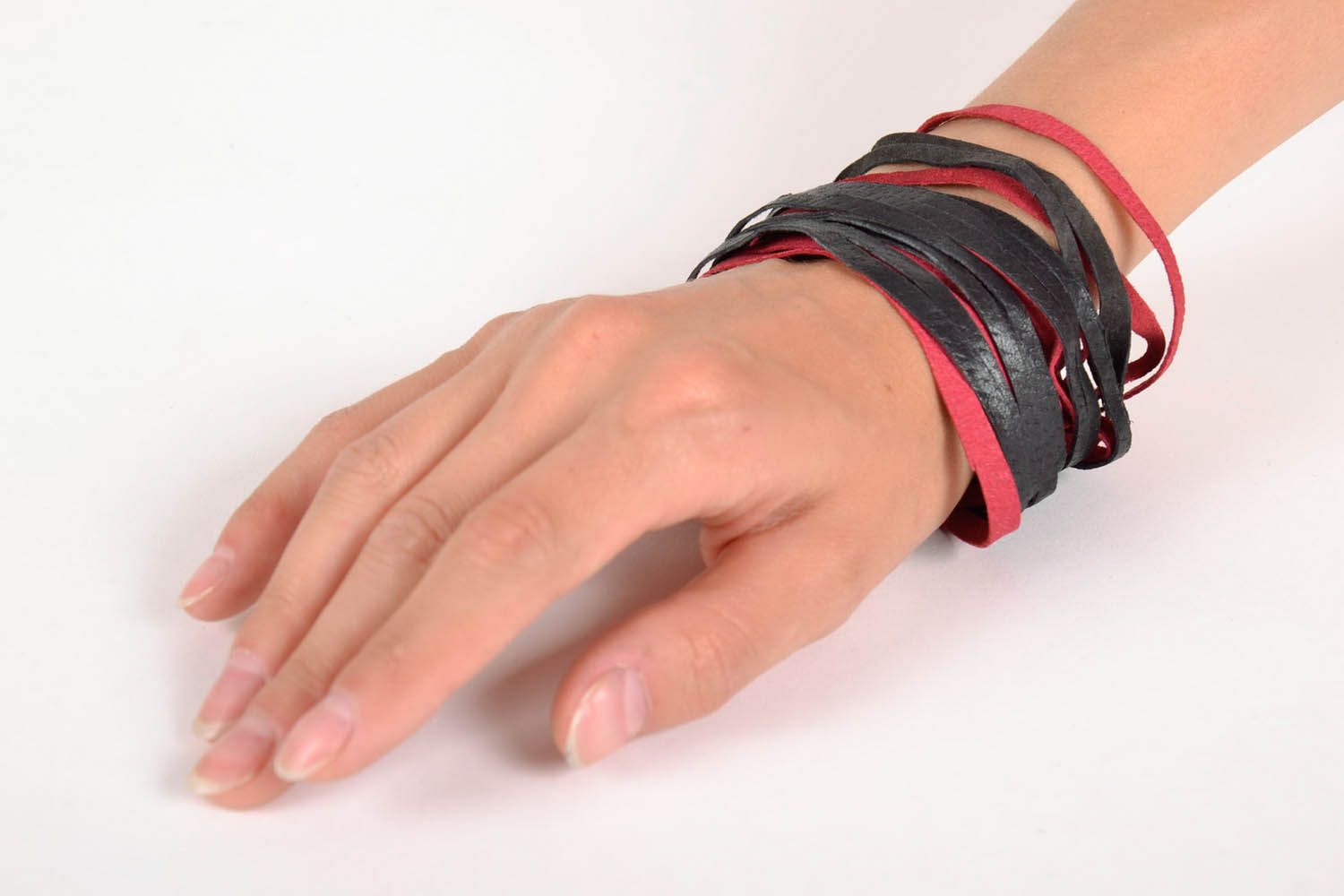 Black and red leather bracelet photo 5