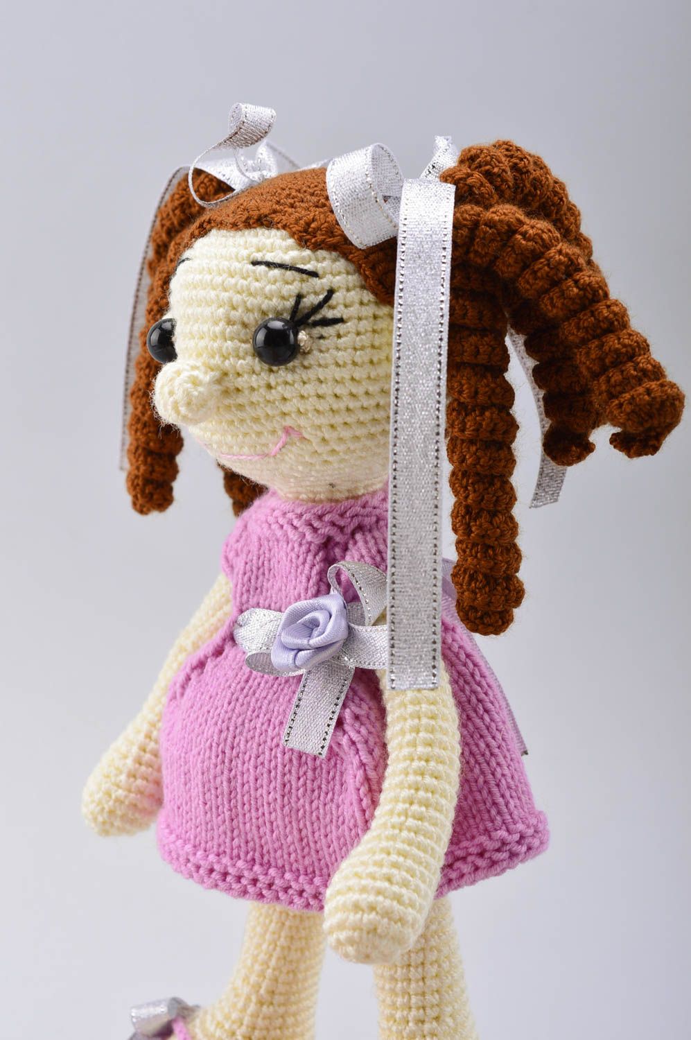 Handgemachte Designer Puppe gehäkelt Stoff Spielzeug schöne Puppe im lila Kleid foto 5