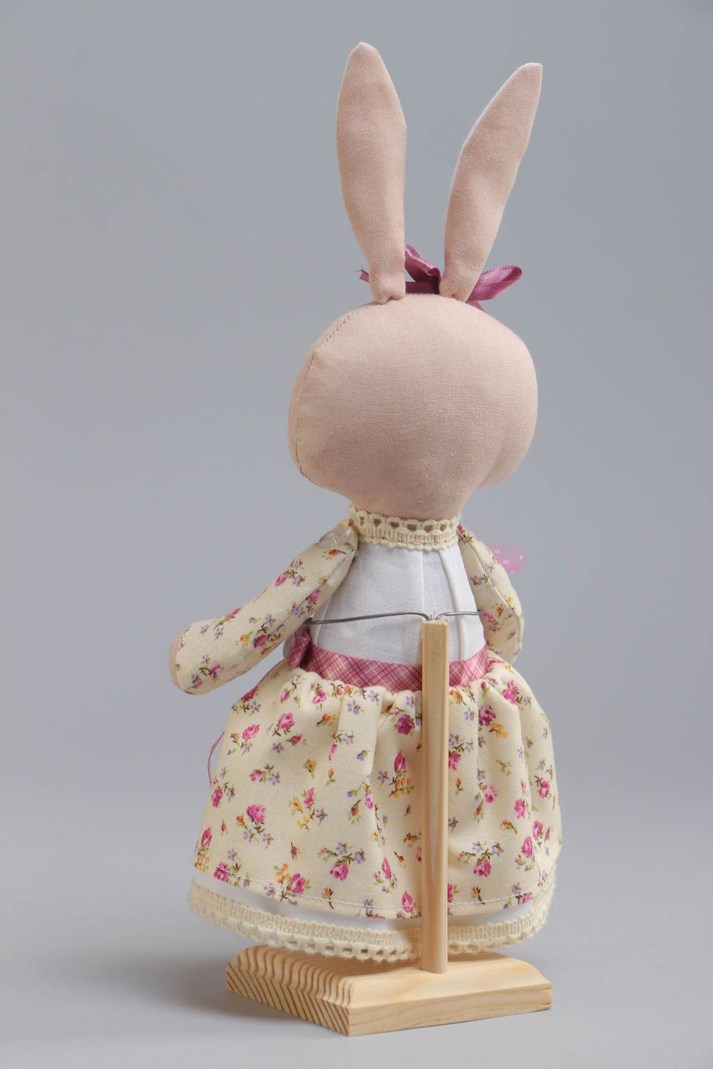 Muñeco de peluche hecho a mano original conejo de tela con rosa bonito foto 4