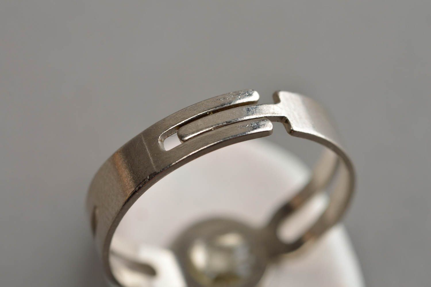 Женское расписное кольцо из шамотной глины ручной работы безразмерное Елочка  фото 4