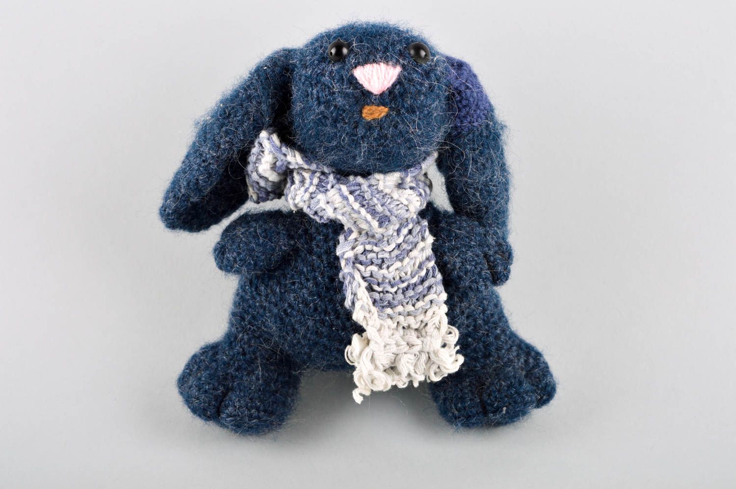 Doudou lapin bleu foncé fait main Jouet tricot original mignon Cadeau enfant photo 2