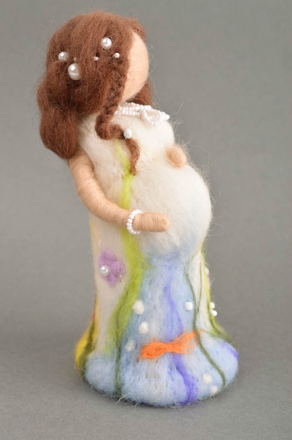Декоративная кукла ручной работы игрушка из шерсти валяная игрушка беременная фото 3