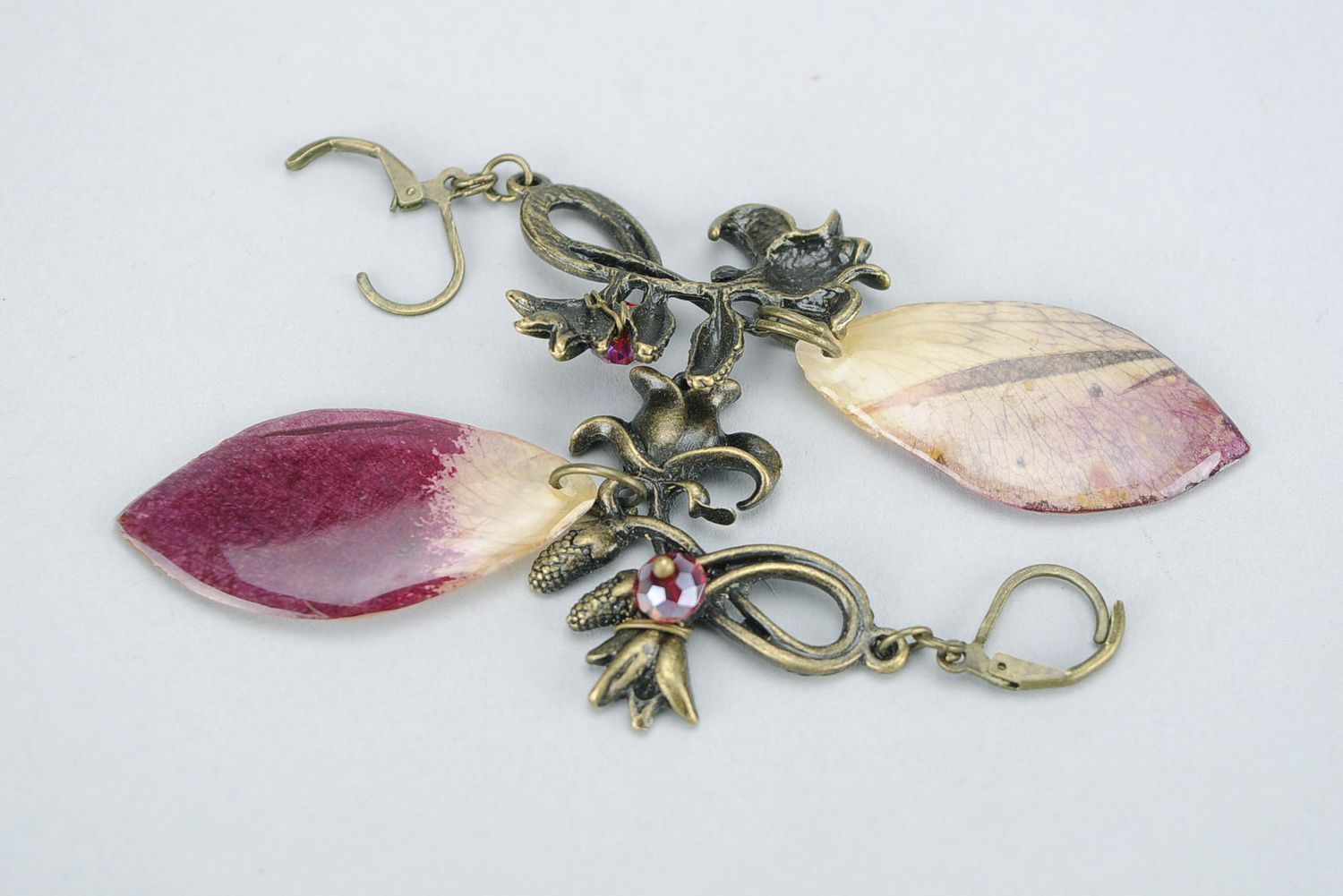 Earrings made from rose petals photo 4
