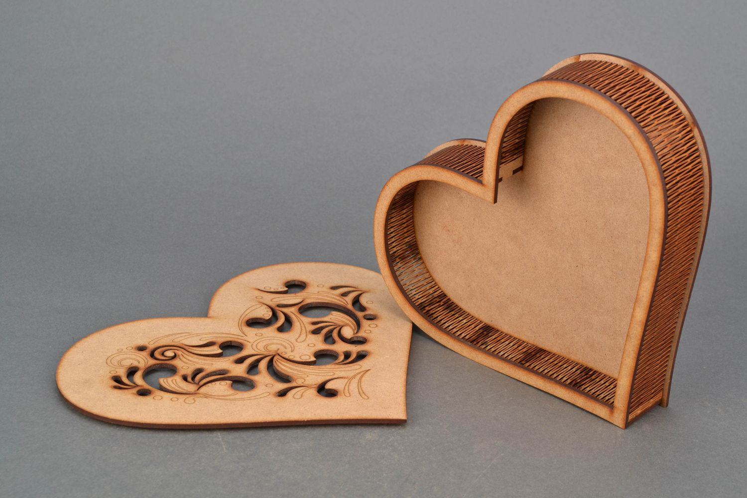 Coffret en bois à décorer en forme de coeur photo 4