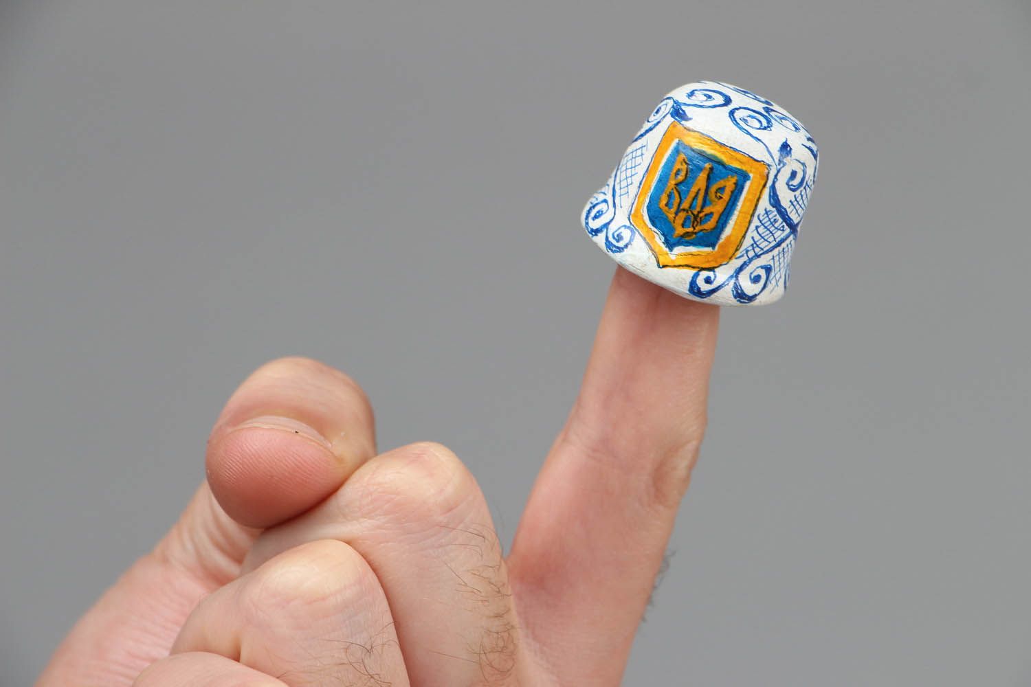 Dé à coudre décoratif en céramique fait main Ukraine photo 4