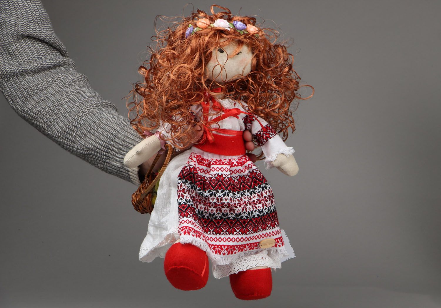 Коллекционная кукла в национальном костюме  фото 4