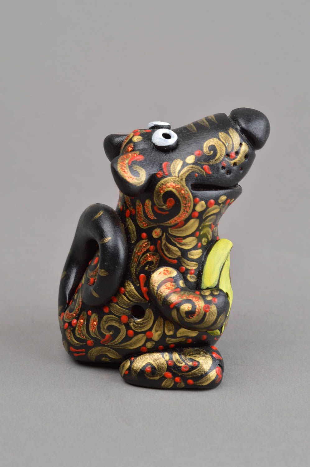 Handmade Dekoration Figur Maus mit Käse Ocarina Instrument Flöte aus Ton foto 3