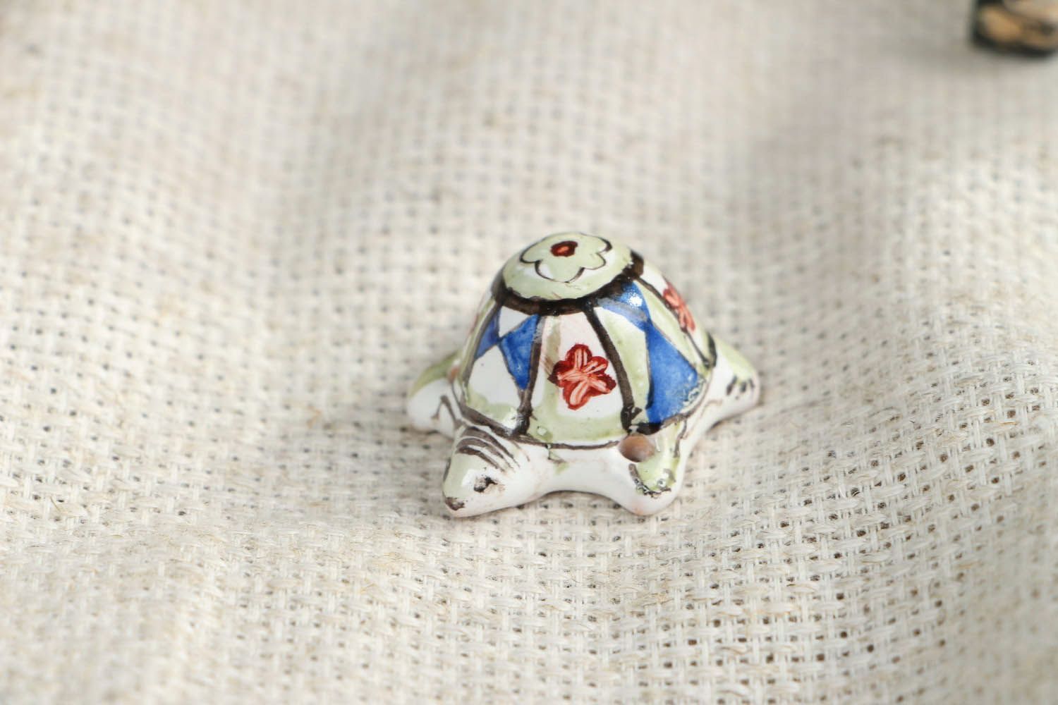 Pequena estatueta de cerâmica tartaruga foto 5