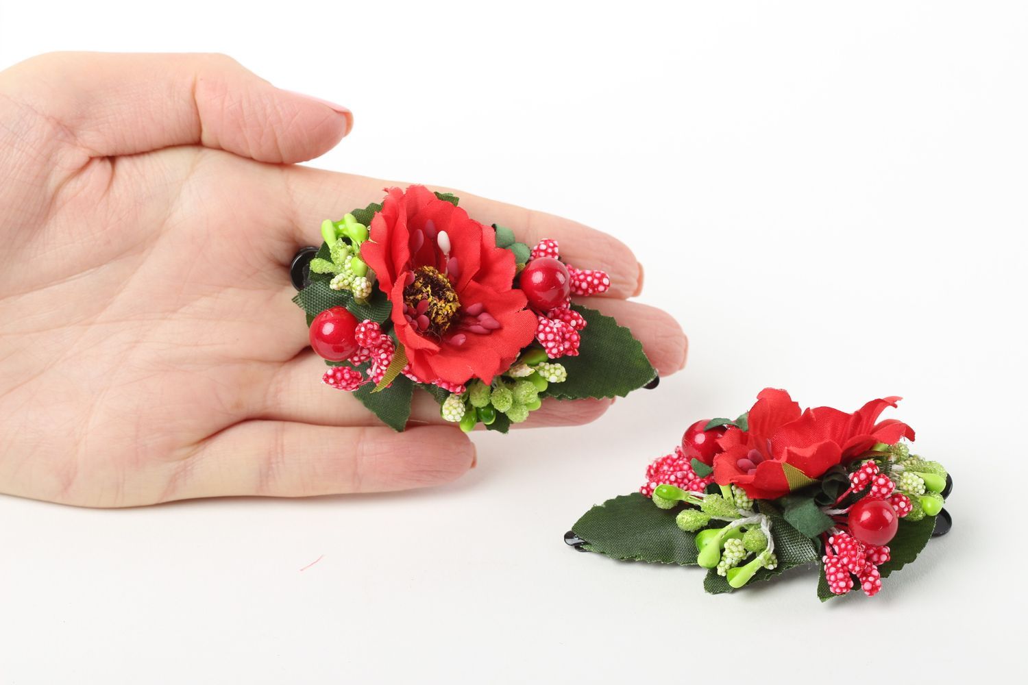 Бижутерия ручной работы заколка-цветок красная нарядная украшение для волос фото 5