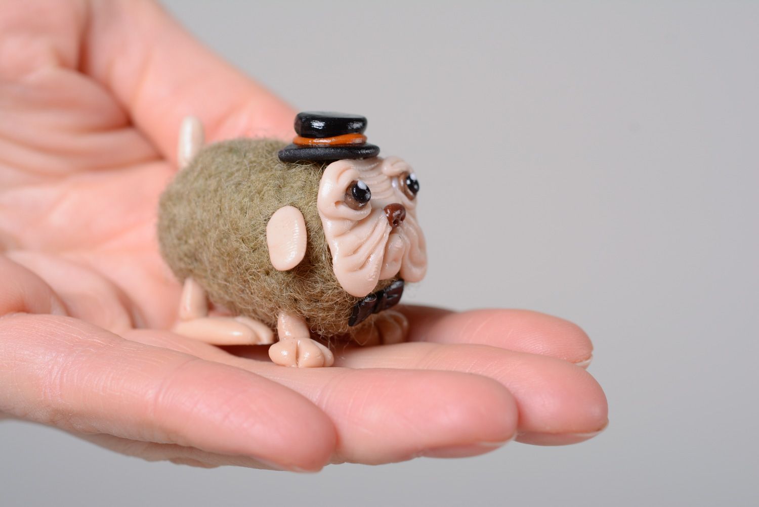 Handmade miniatur Kuscheltier Hund in Trockenfilzen Technik foto 5