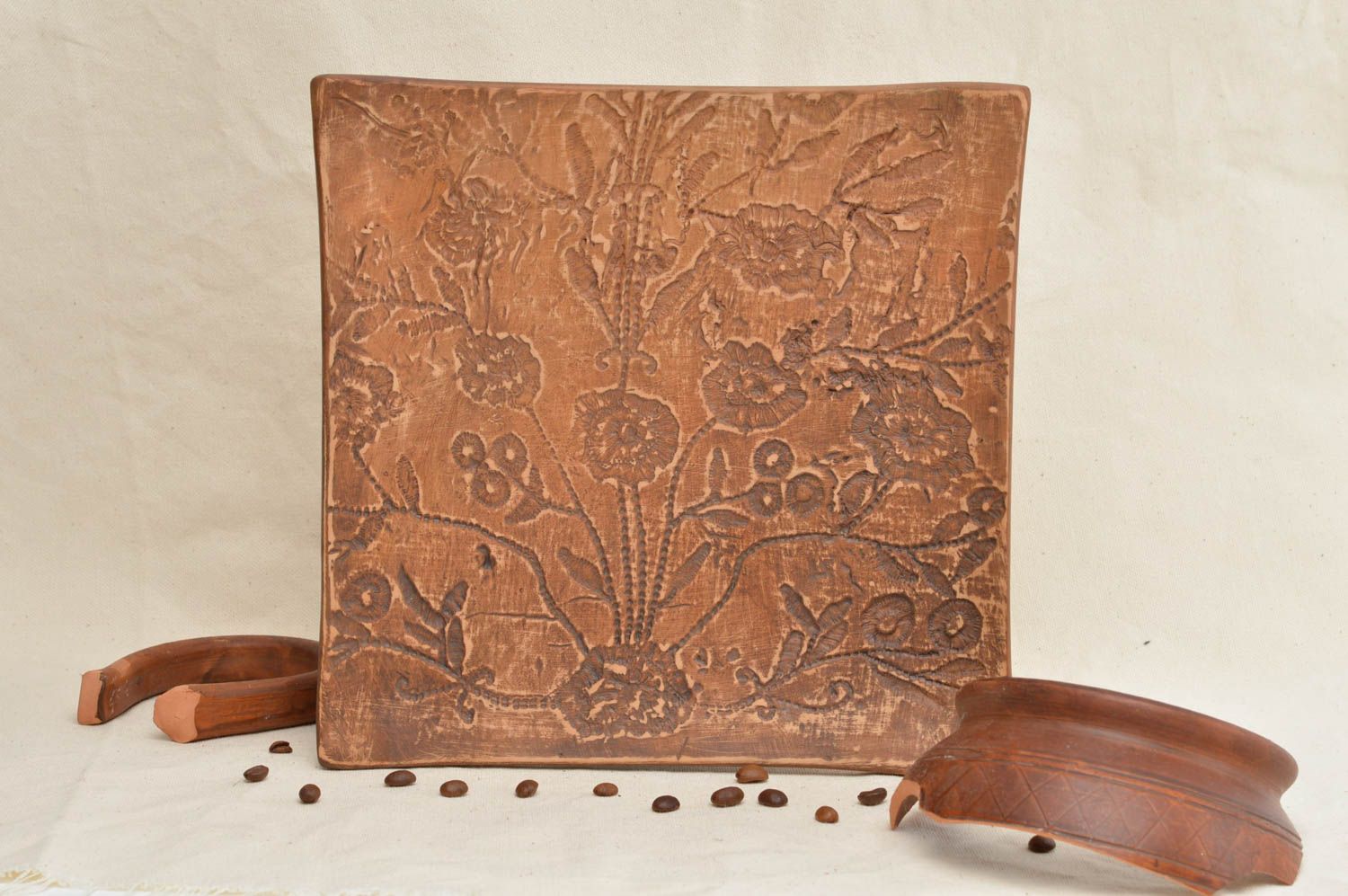 Assiette plate carrée en argile à motif floral marron faite main originale photo 1