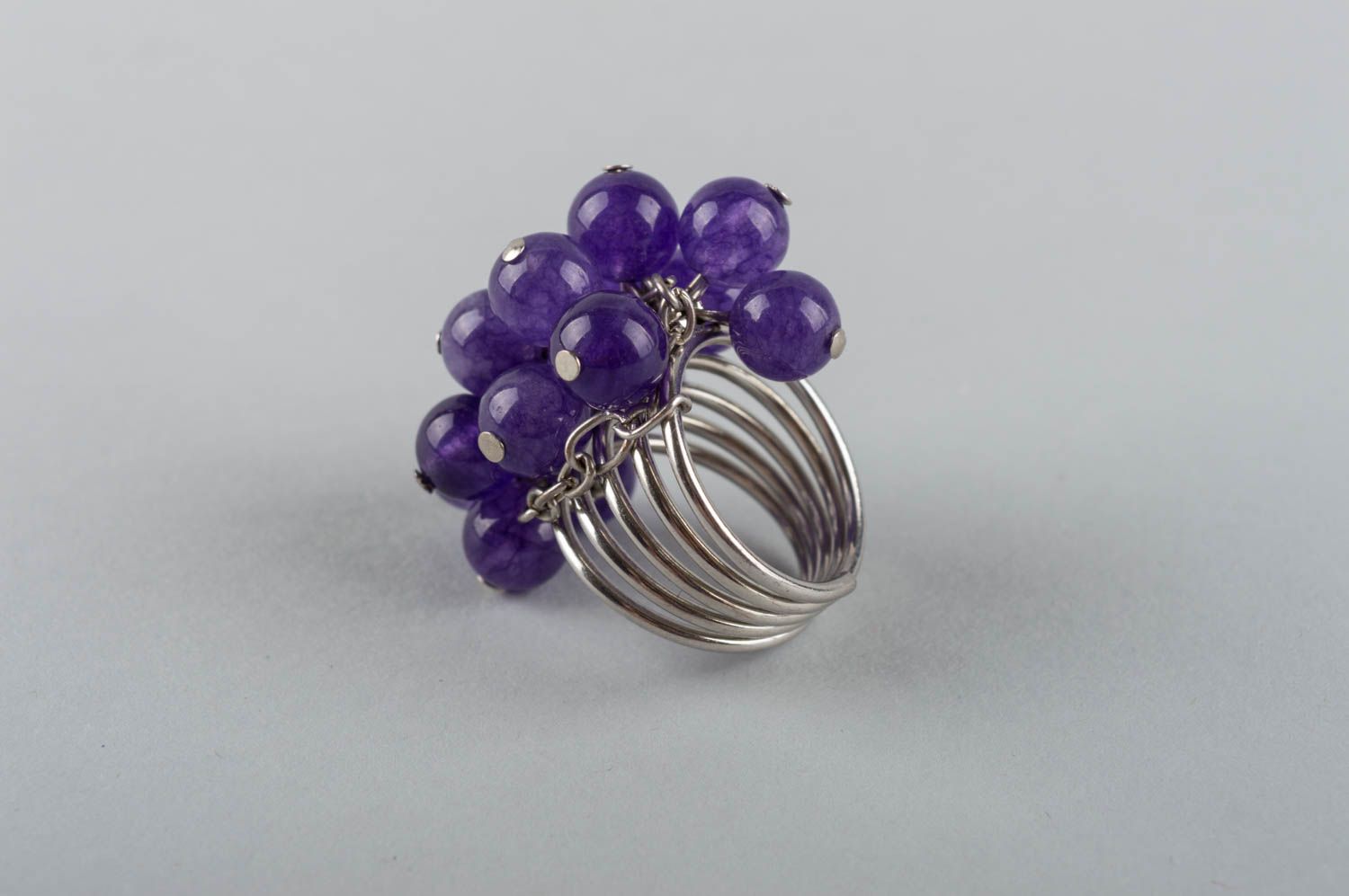 Massiver schöner violetter handgemachter Ring aus Naturstein Amethyst für Frauen foto 3