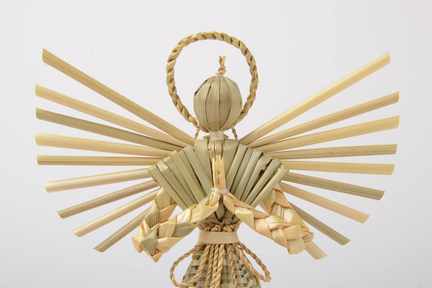Плетеный Ангел-хранитель из соломы ручной работы подвеска оберег в детскую фото 3