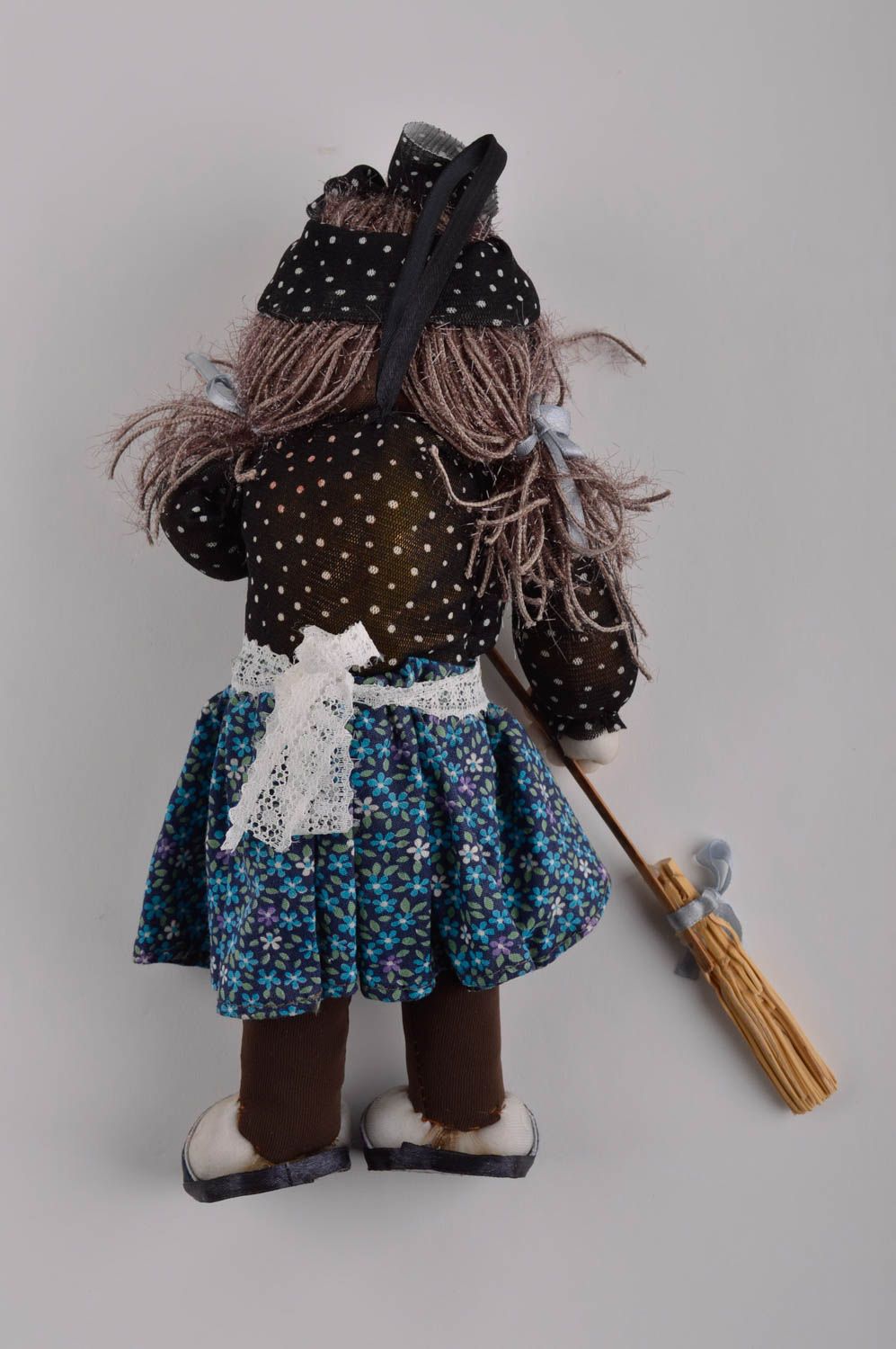 Poupée sorcière fait main Jouet enfant Déco maison textile tissu cuir artificiel photo 4