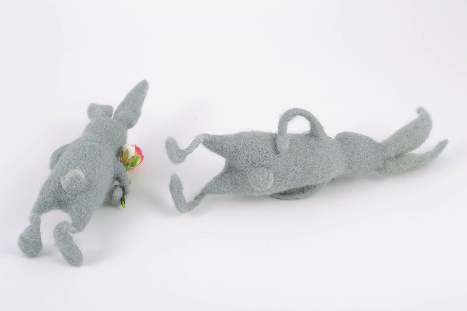 Set de juguetes de peluche artesanales hechos de lana conejos divertidos 2 piezas foto 5