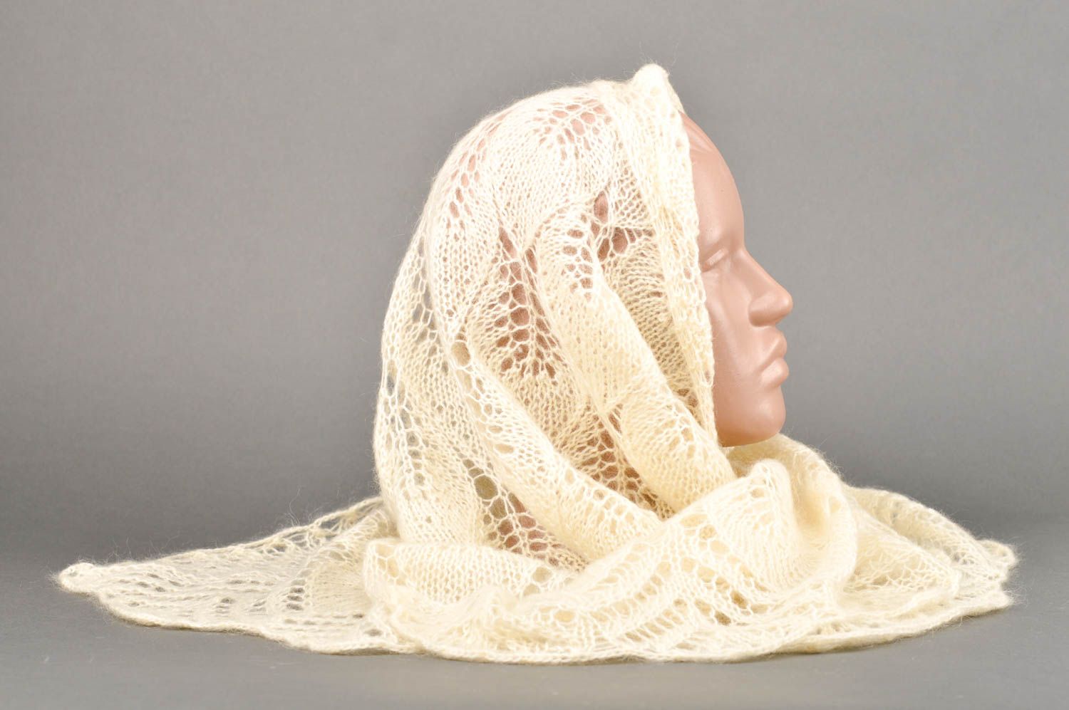 Damen Halstuch handgemachter gehäkelter Schal aus Wolle Accessoire für Damen foto 3