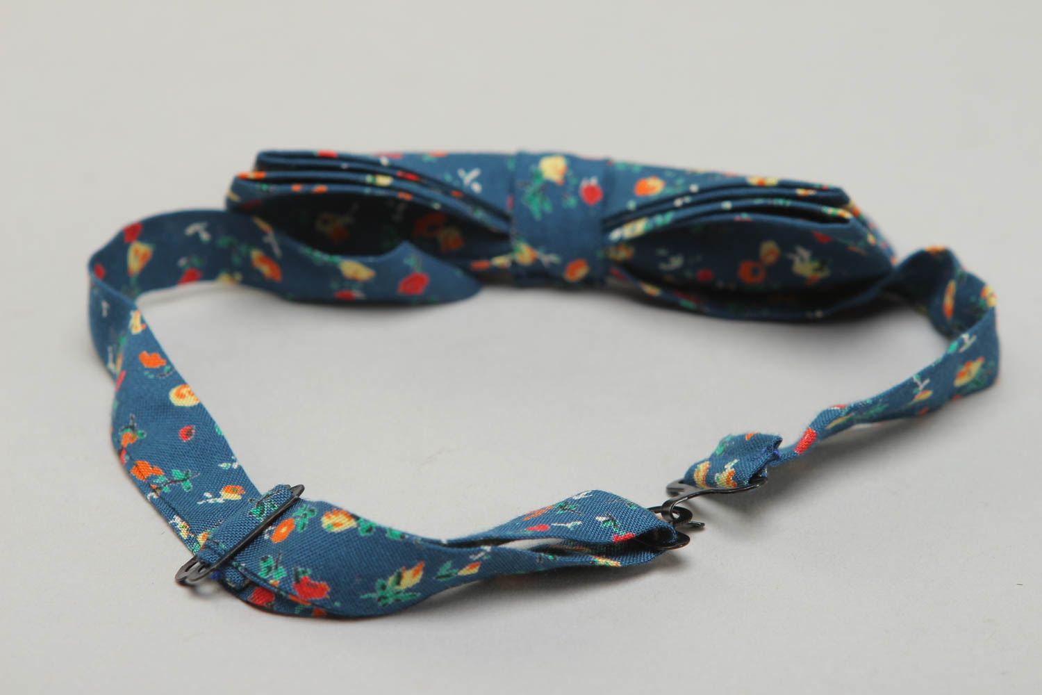 Bow tie with flower print for shirt photo 3
