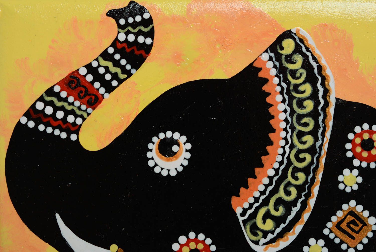 Cuadro artesanal pintado con acrílicos cuadrado con elefante foto 2