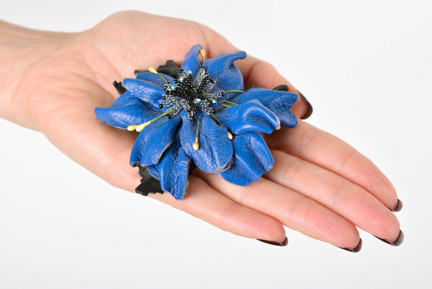 Broche fleur faite main Barrette cheveux bleu vrai cuir Accessoire femme photo 2