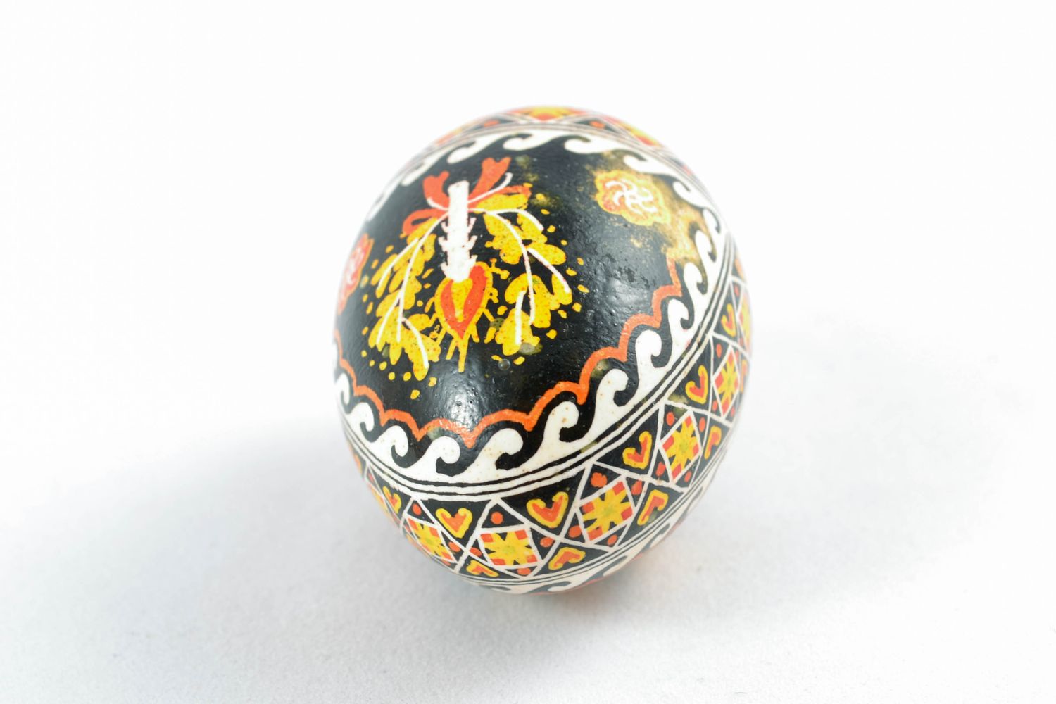 Handmade pysanka with rich ornament photo 4