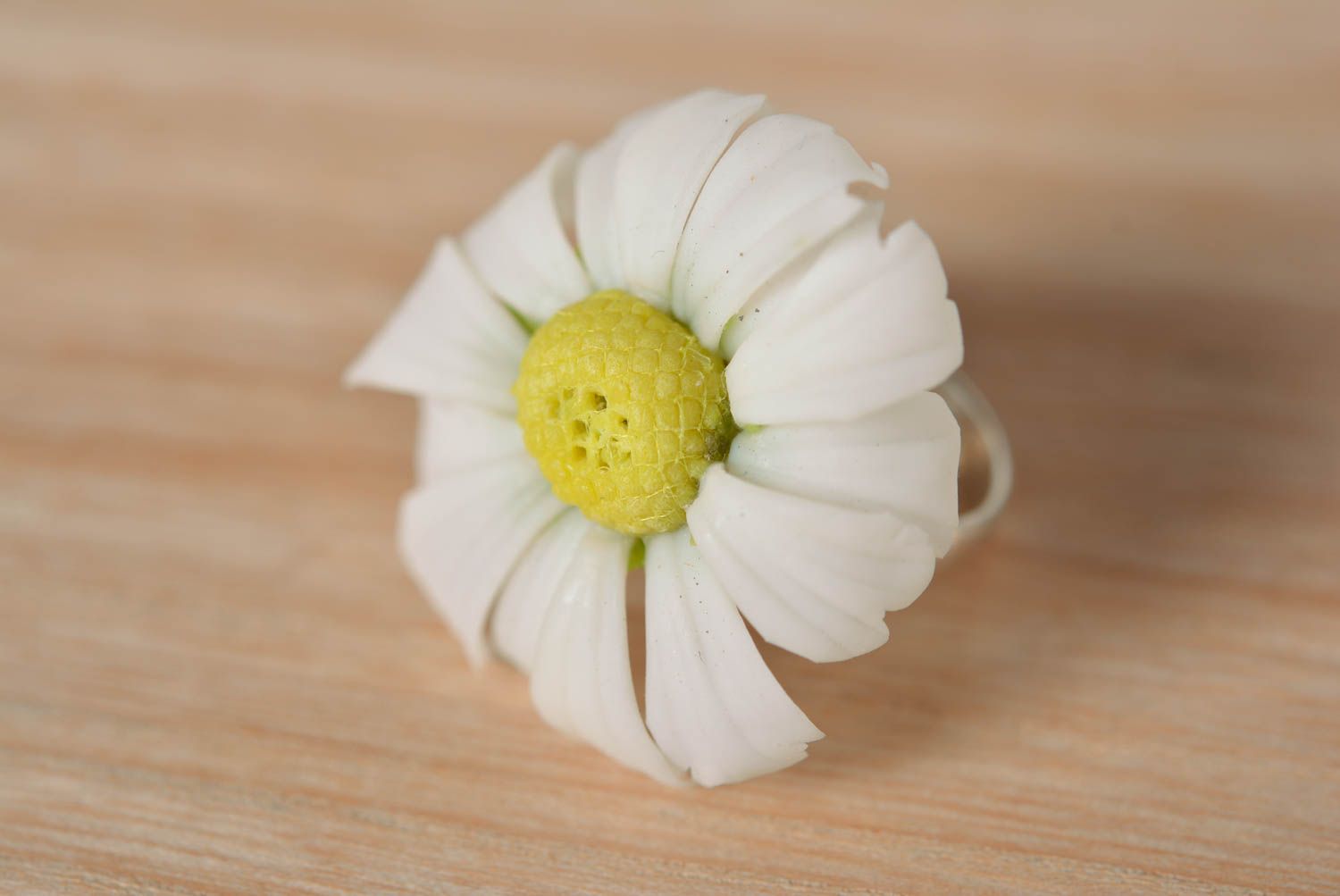 Beautiful handmade designer plastic flower ring of white color Daisy photo 2