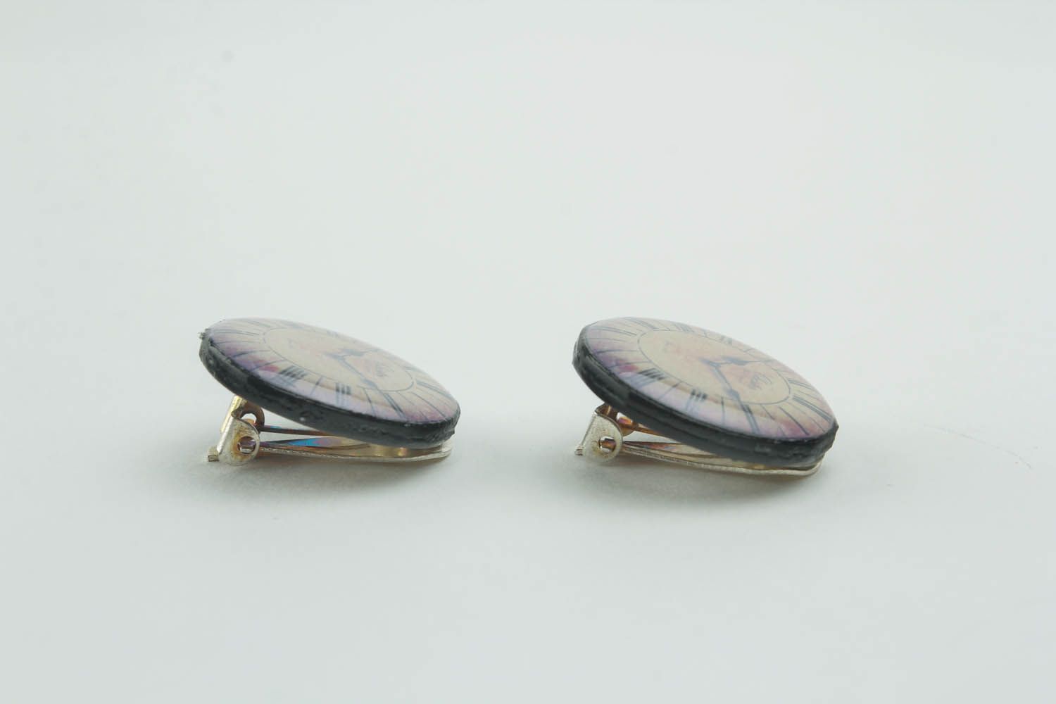 Сlip-on earrings made of epoxy resin photo 2