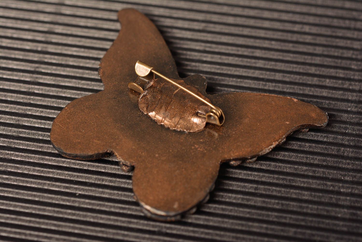 Broche artesanal de arcilla polimérica original bonita hecha a mano Mariposa  foto 2