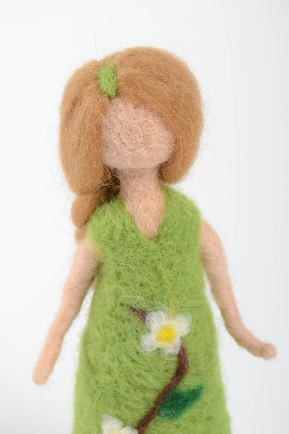 Handmade gefilzte Puppe natürliches Spielzeug Geschenk für Frau Trockenfilzen foto 4