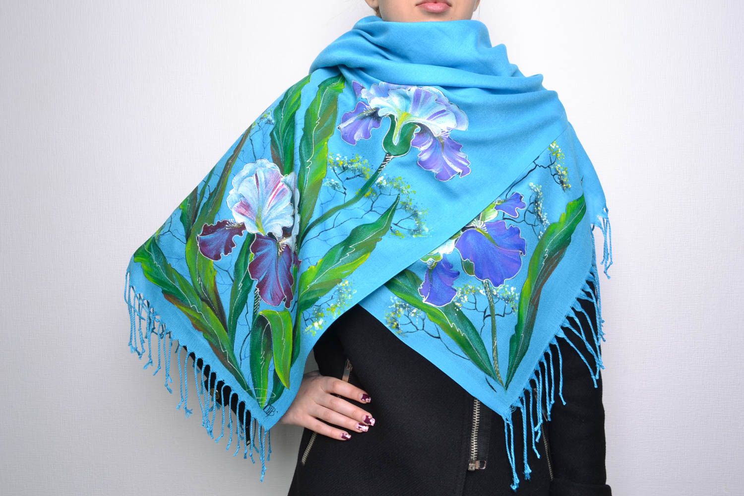 Красивый шарф с росписью в голубой цветовой гамме  фото 1