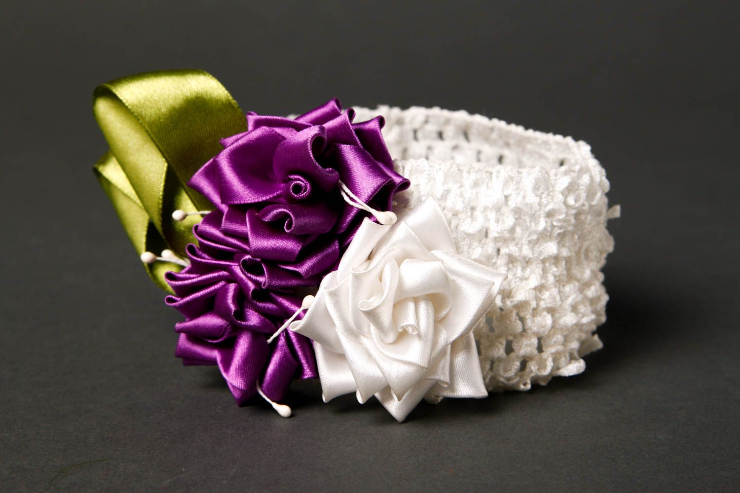 Bandeau cheveux blanc fait main avec fleurs violettes en rubans Cadeau original photo 3
