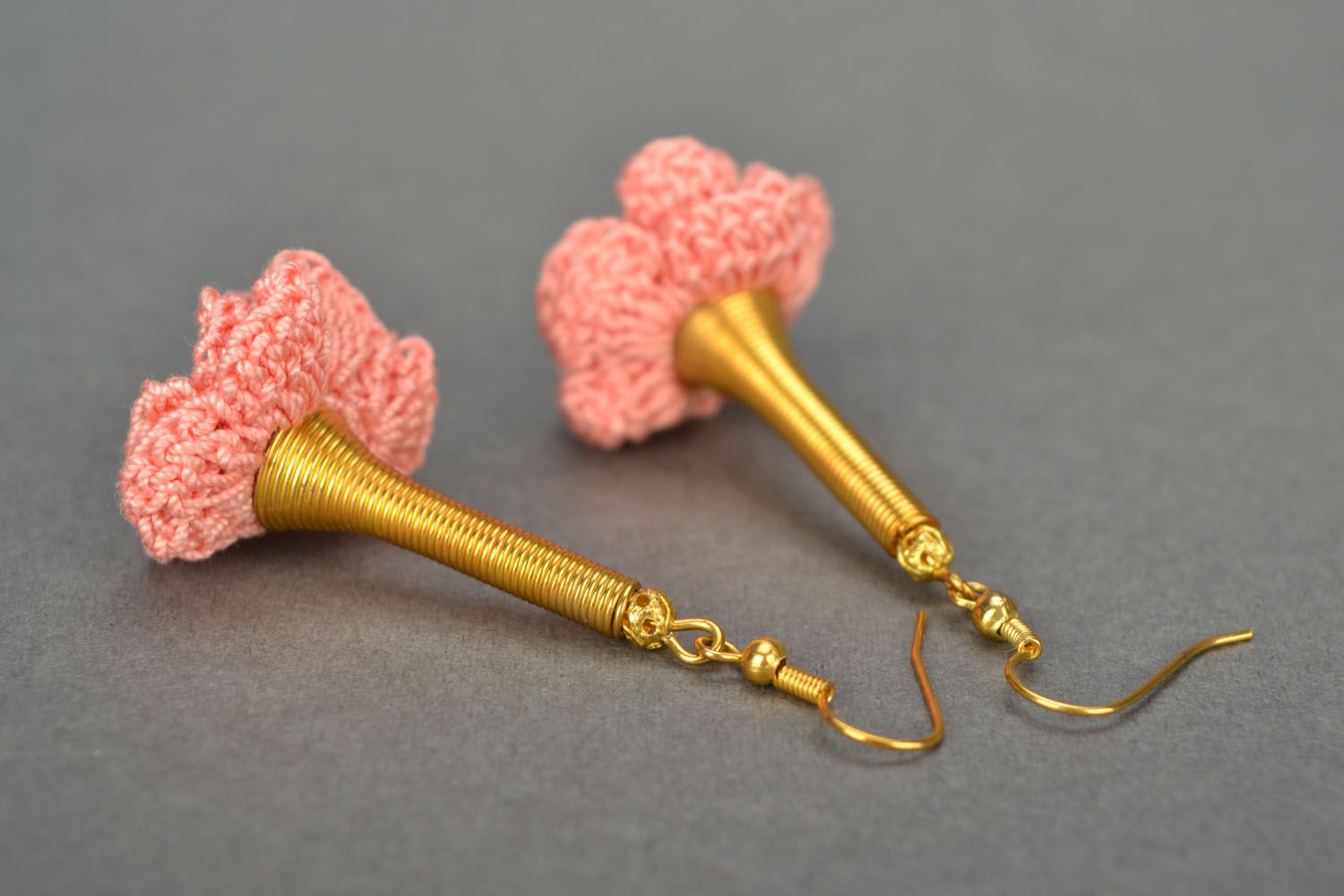 Boucles d'oreilles artisanales tricotées fleurs photo 4