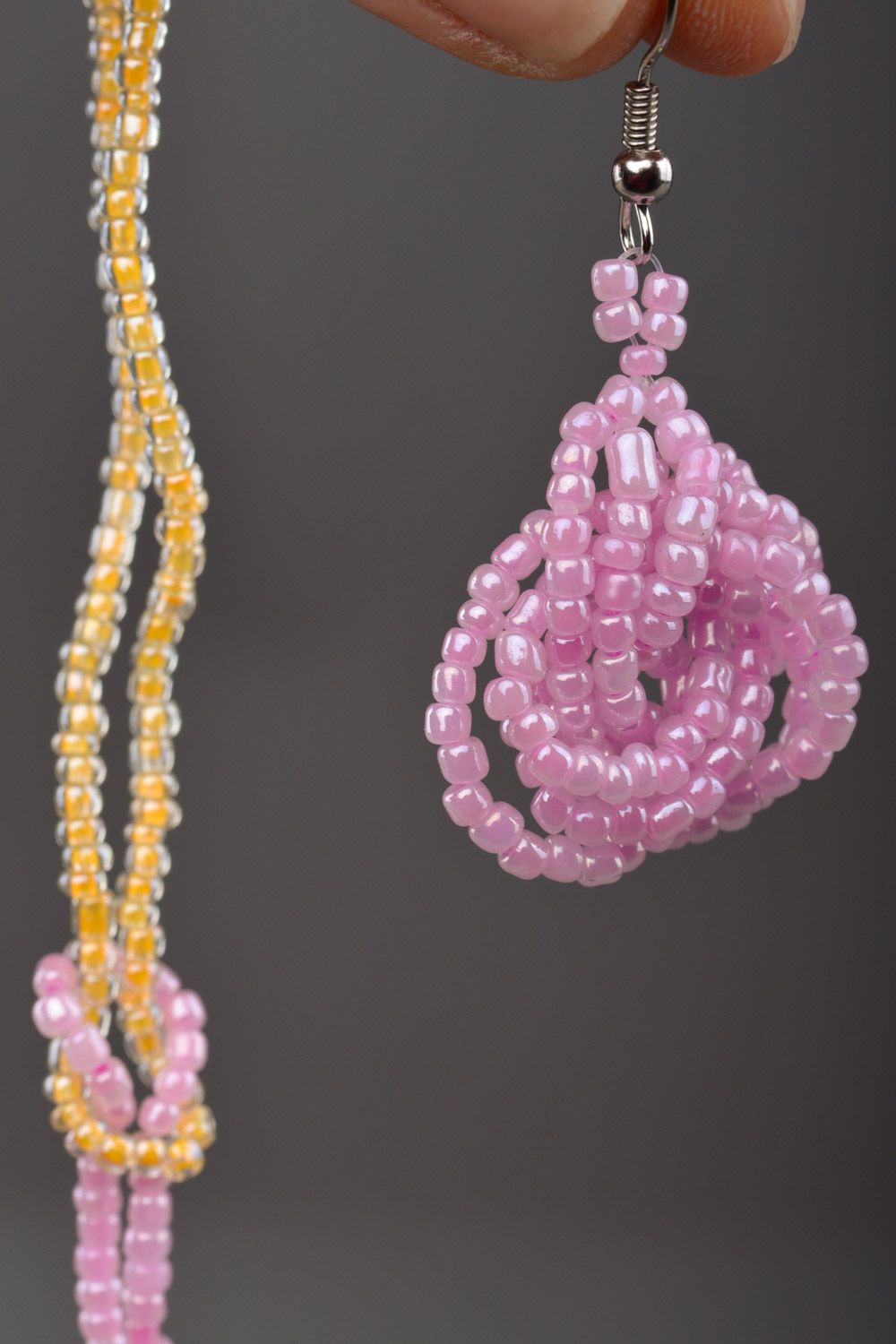 Handmade beaded jewelry set dangle earrings and wrist bracelet of pink color photo 3