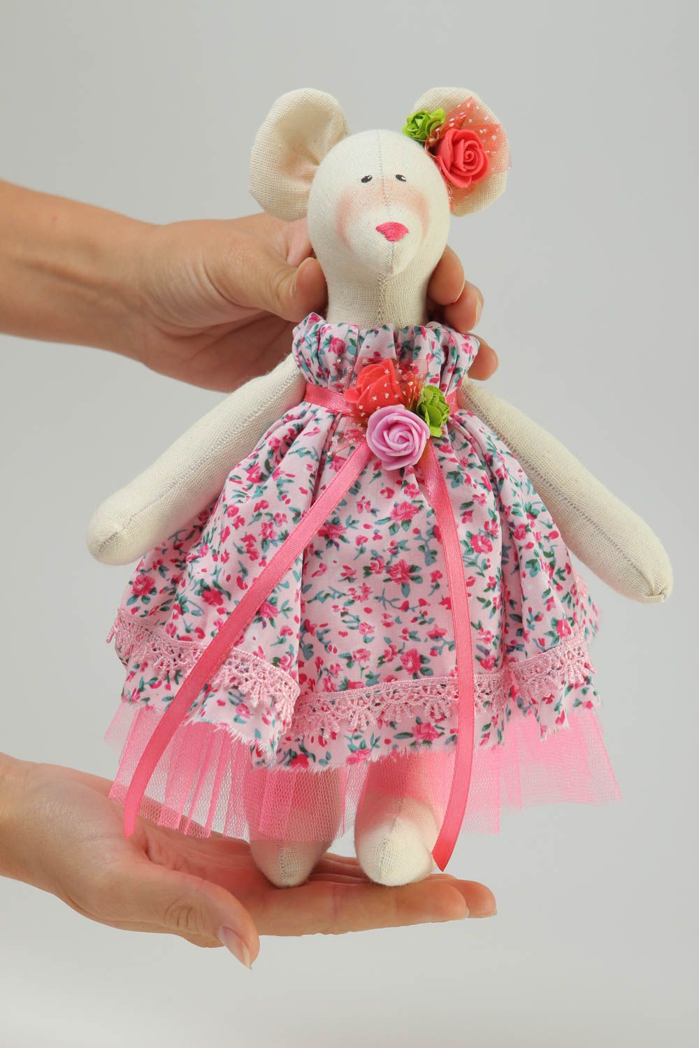 Peluche souris en robe à fleurs Jouet fait main textile Cadeau original photo 5